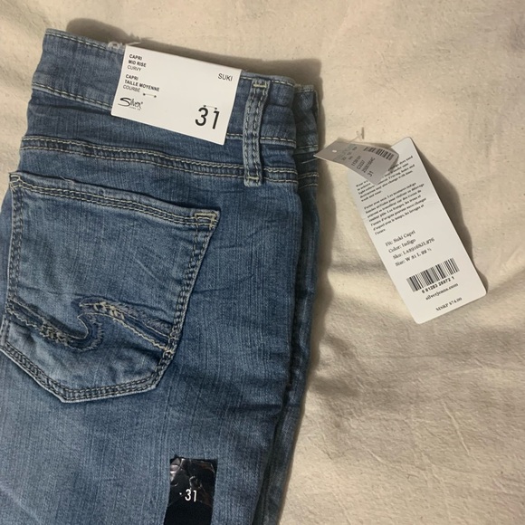 Silver Capri Mid Rise Curvy - Suki style - Picture 3 of 5